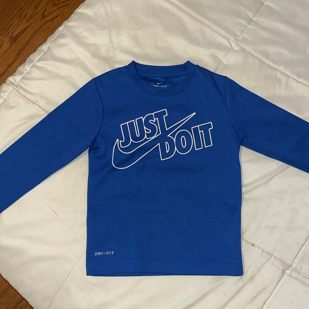 Nike thermal long sleeve